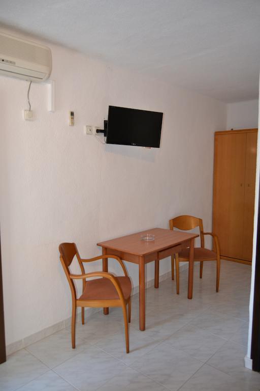 Apartamentos Isabel ปลายามิจอร์น ภายนอก รูปภาพ